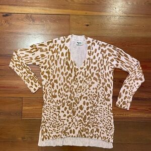 Women’s show me your mu mu over sized sweater XS.